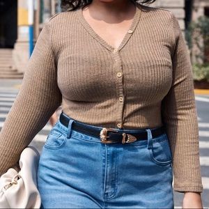 5 for $25 🌸 Plus Size Button Up V-Neck Ribbed Tee